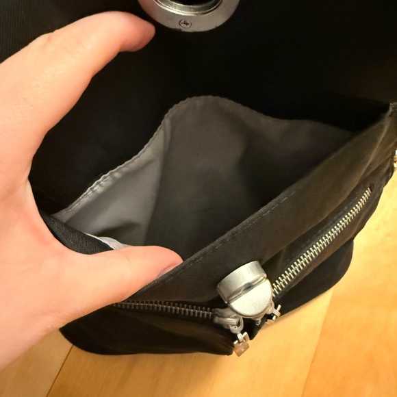 Stylish Black Baggallini Backpack - Picture 4 of 9